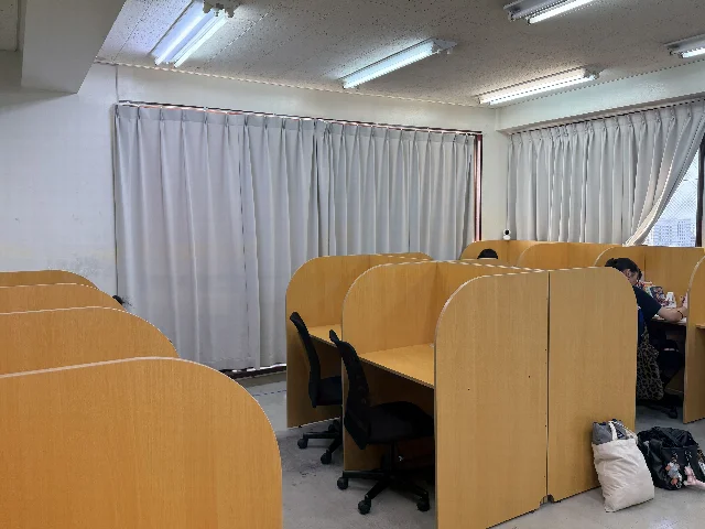 首里校の自習スペース